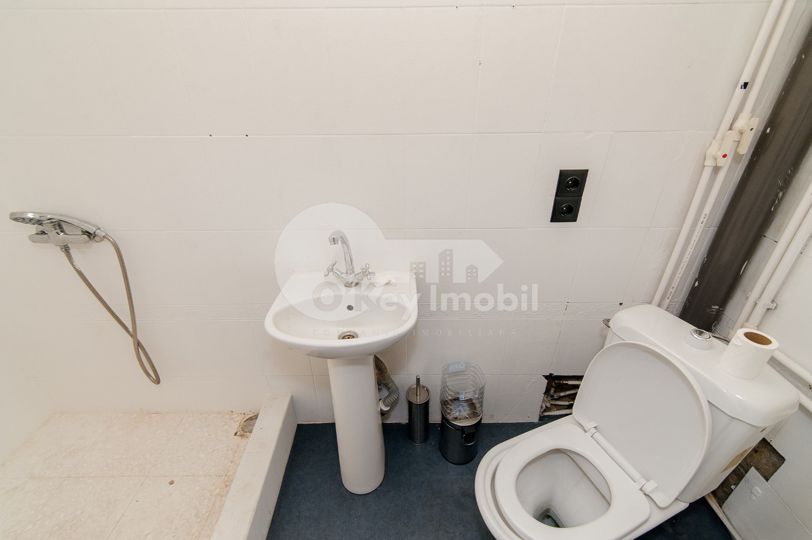 Oficiu, Centru, LĂPUȘNEANU