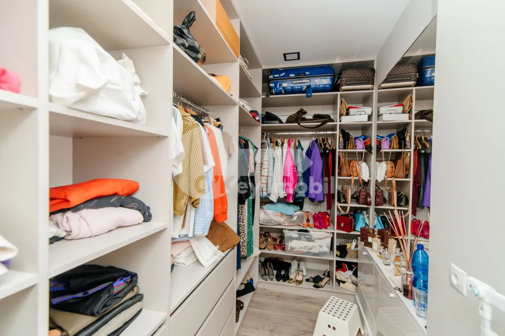 Дом, Ботаника, ПЭШУНИЛОР