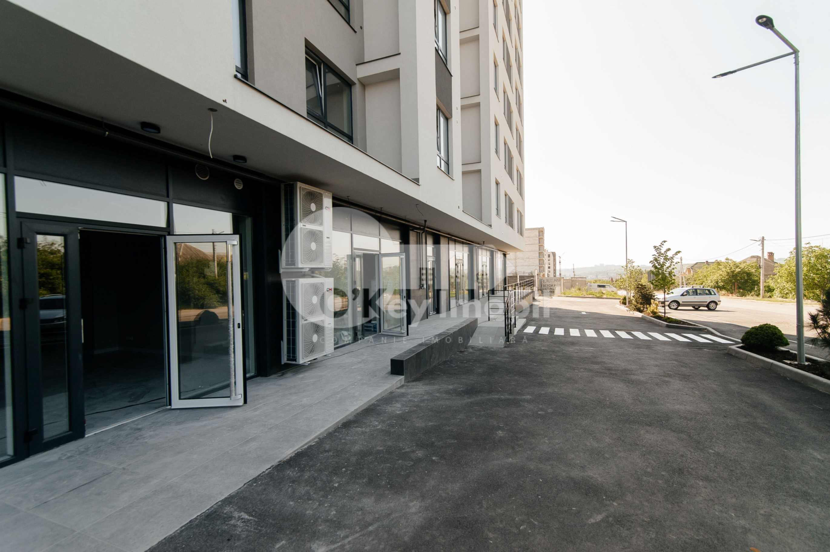 Spațiu comercial, DUMBRAVA