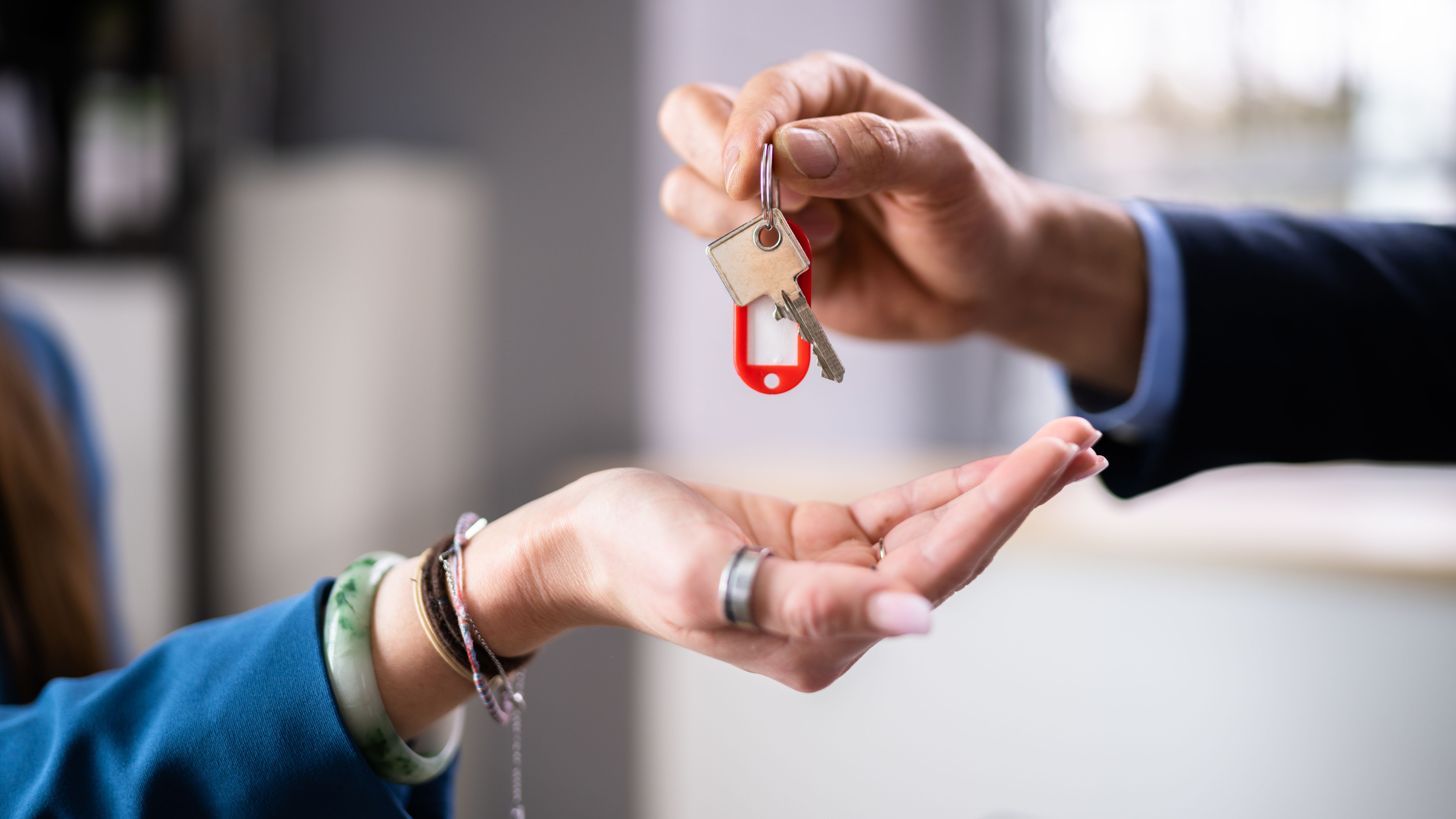 Piața imobiliară încetinește: tranzacțiile de apartamente sunt în scădere